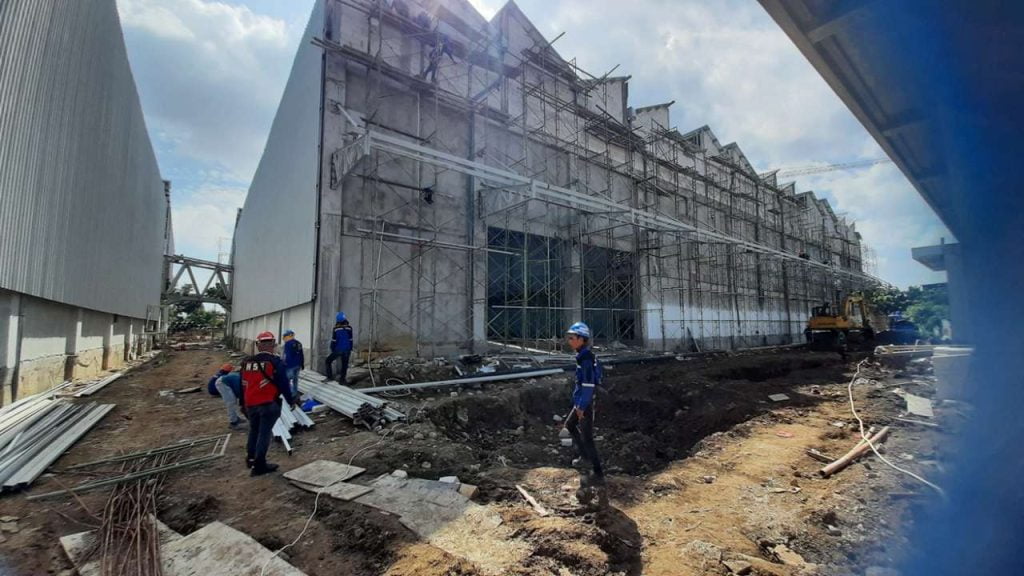 Jasa Bangunan Pemasangan Cladding di Gedung Workshop Politeknik PU Semarang Media Jasa Konstruksi dan Bangunan GMS Bangunan – Pemasangan Rangka dan Cladding – GMS Bangunan –